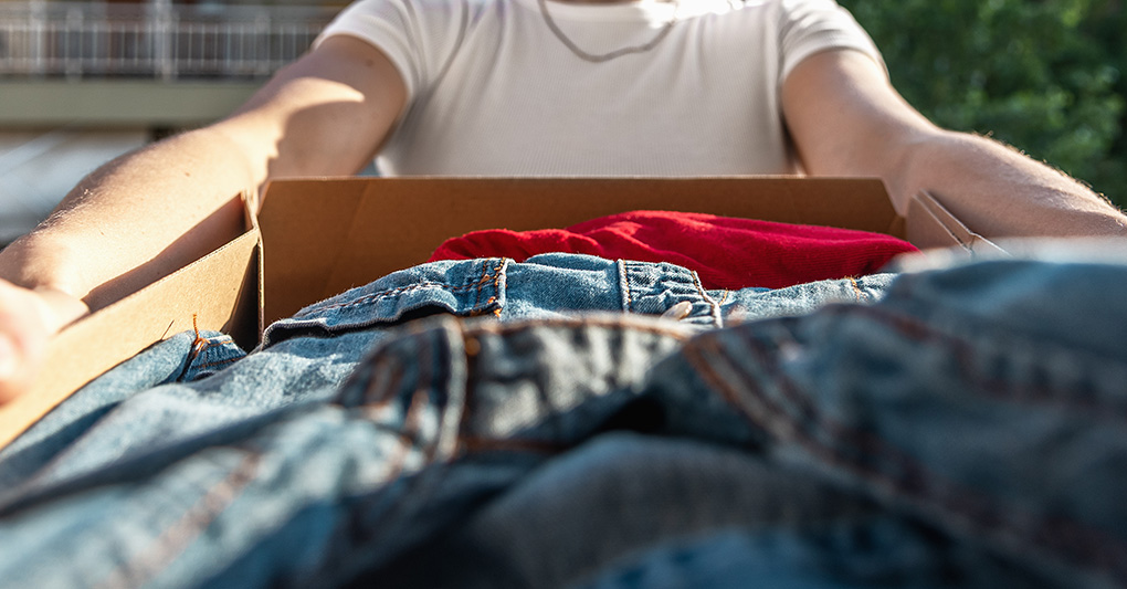 Dove si è inceppata (e come si ripara) la macchina della moda second hand