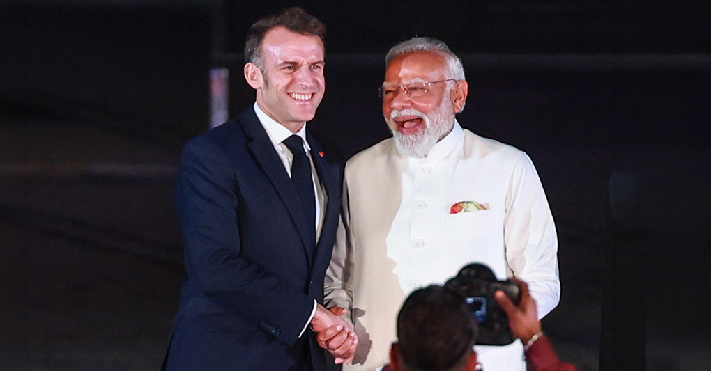 Macron come Trump: la politica (e i viaggi) estera come antidoto