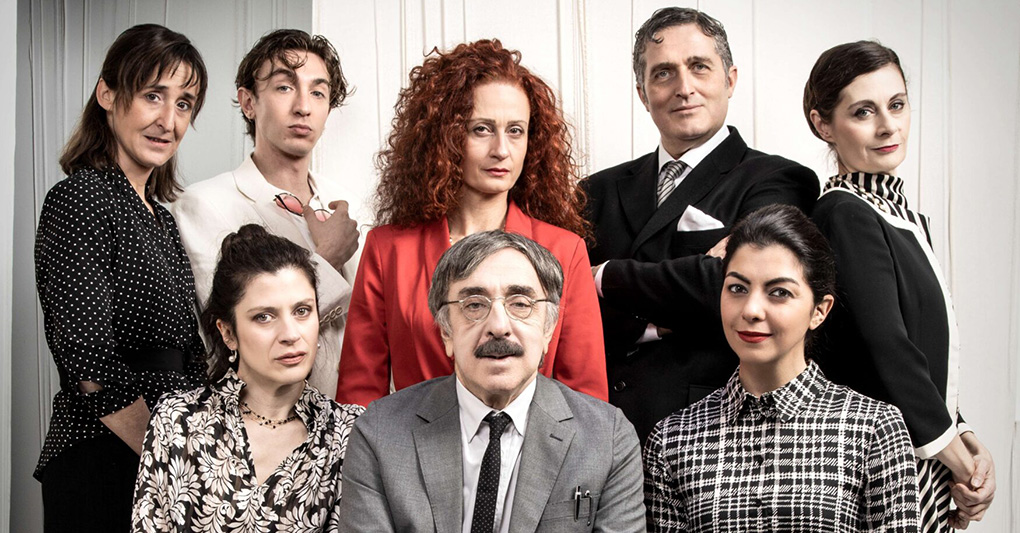 A Napoli Orlando è Ciampa, a Roma Decaro con Molière, a Milano L'attimo Fuggente, Becchimanzi a Bari episode artwork