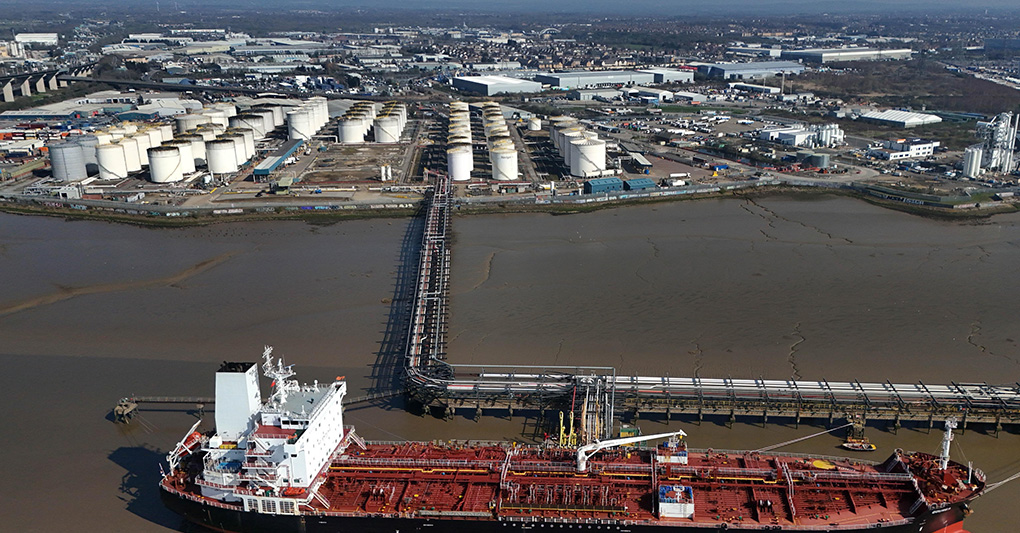 Difendere Hormuz, Iran minaccia ritorsioni - Il caso Delmastro e il ristorante con soci imbarazzanti