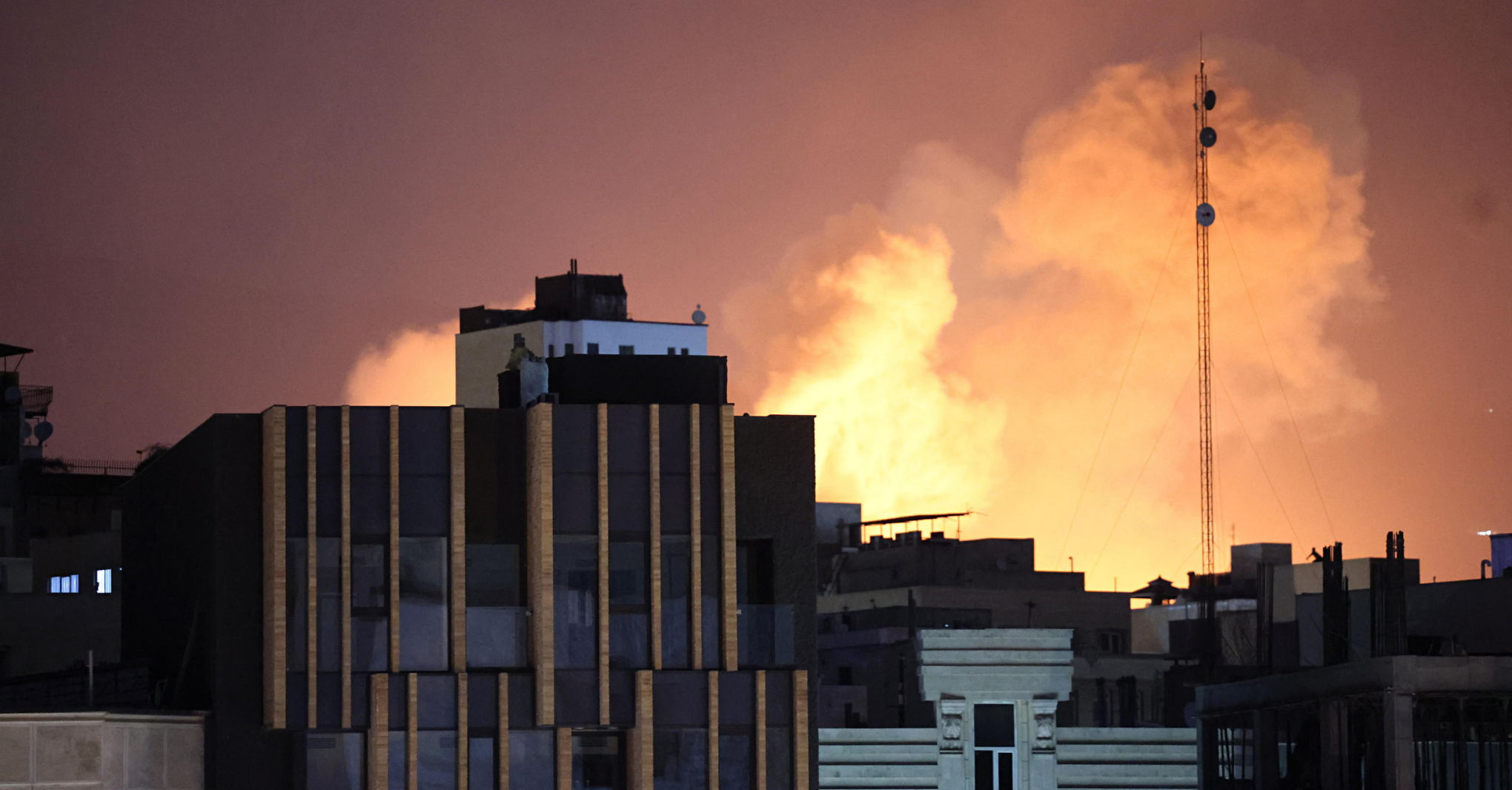 Attacco all'Iran, è la fine del regime? - Sanremo in salsa paesana: la canzone che fa impazzire il Web