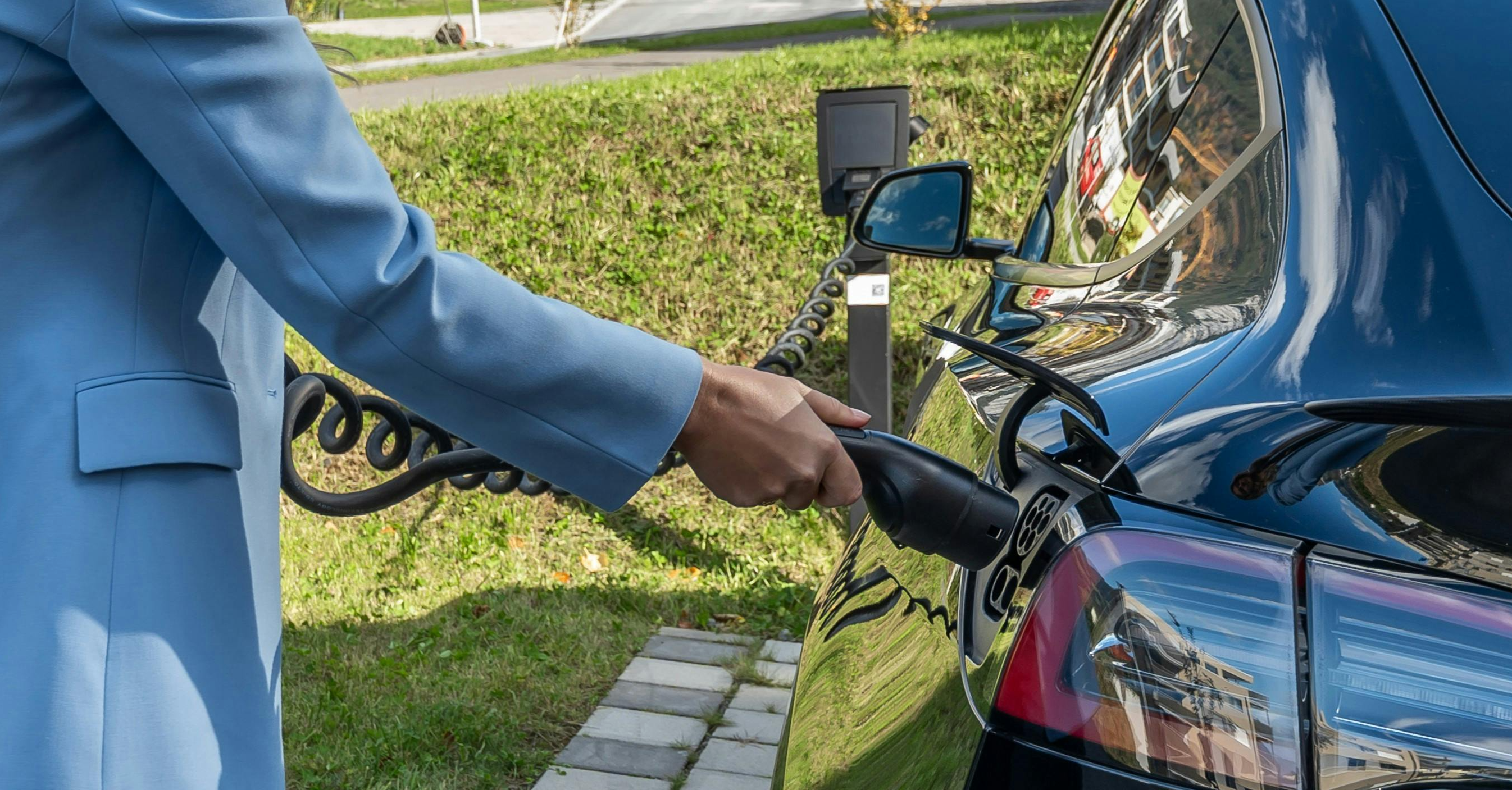 Ricarica ultraveloce: l’auto elettrica si integra nei ritmi quotidiani episode artwork