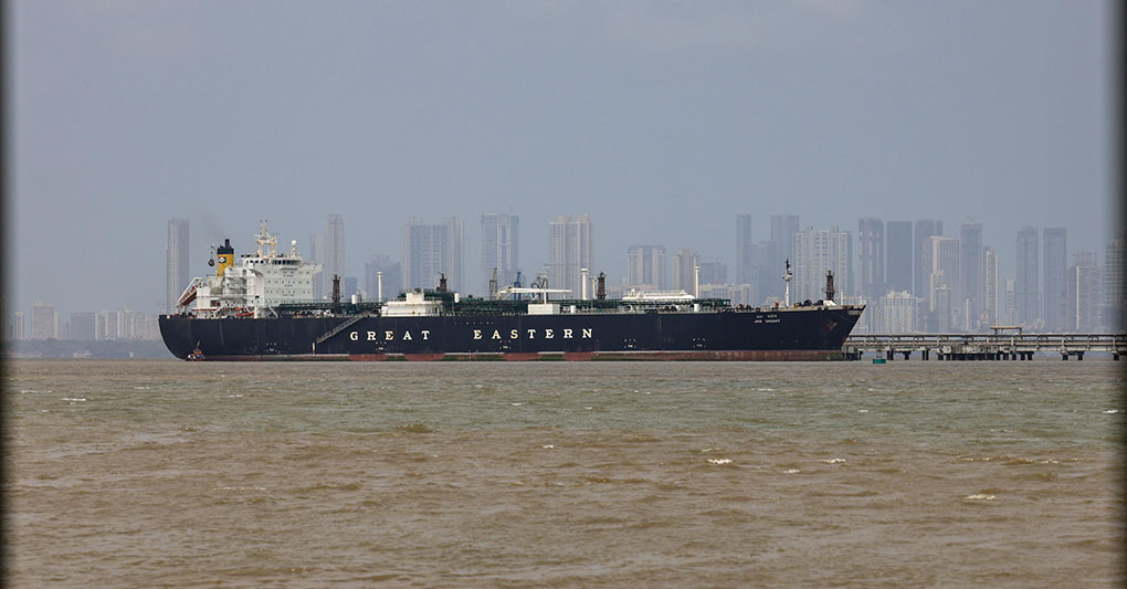 E se Hormuz rimanesse chiuso? I Paesi del Golfo studiano - Meloni e la guerra: nessuno vuole andare al voto