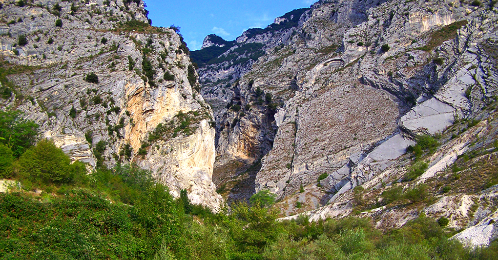 Abruzzo: dal Cammino delle Grandi Abbazie al Canyon dello Scoppaturo episode artwork