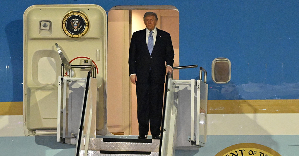 Trump arrivato a Pechino, Cina e Usa costretti a una tregua sui dazi episode artwork