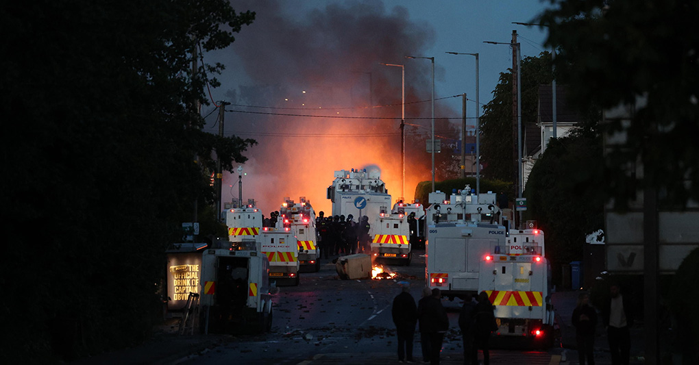 Belfast brucia