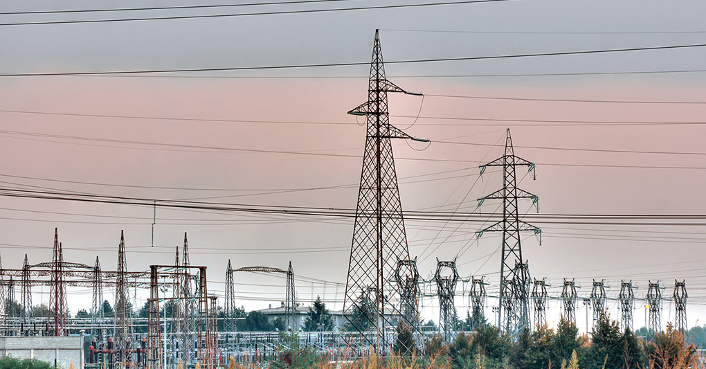 Consumi elettrici ai massimi dal 2014, cresce il peso delle rinnovabili ma il prezzo dell'energia resta legato al gas