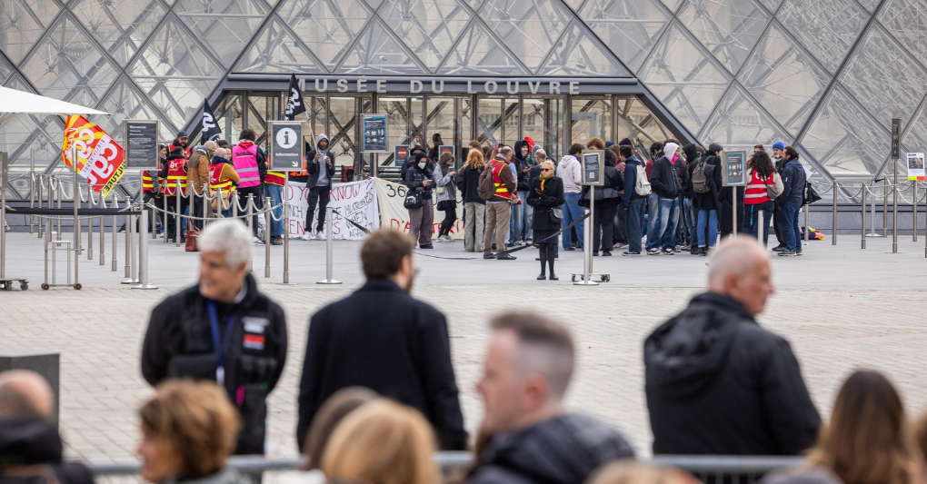 Francia, la piazza fuori controllo