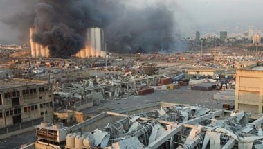 DIRETTA/Esplosione a Beirut, devastata la zona del porto thumbnail