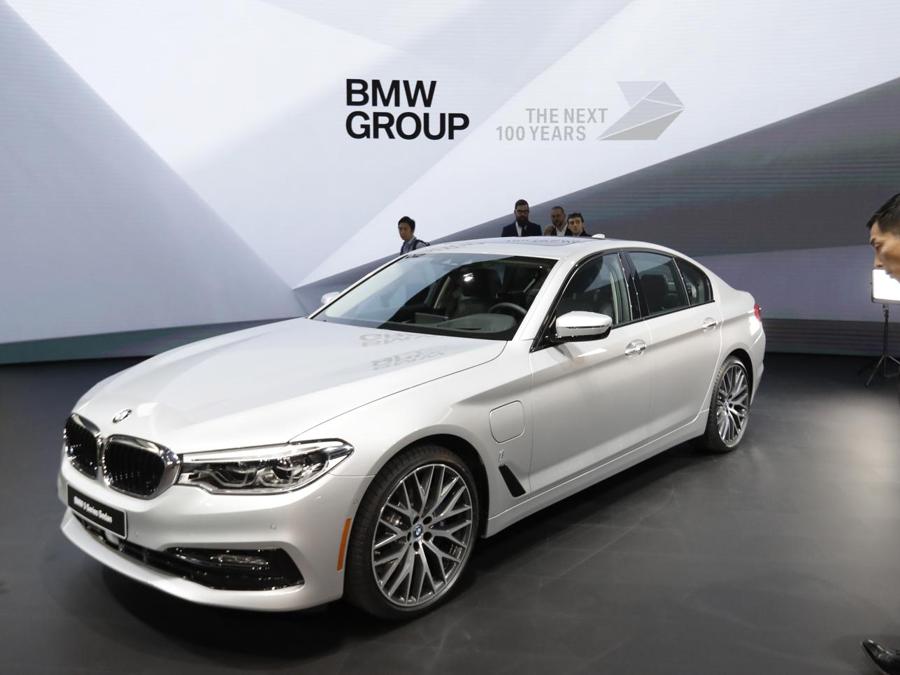 BMW 530e (AP Photo/Carlos Osorio)