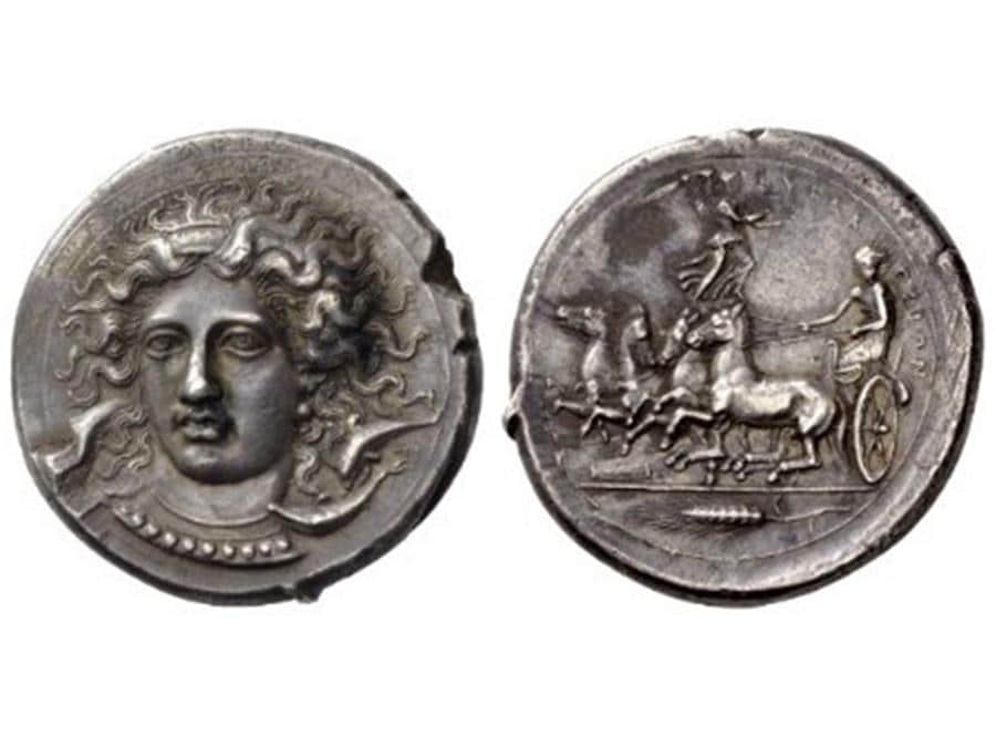 Numismatica Ars Classica nel 2014 un tetradramma di Siracusa del maestro Cimone venduto per 2.280.000 euro