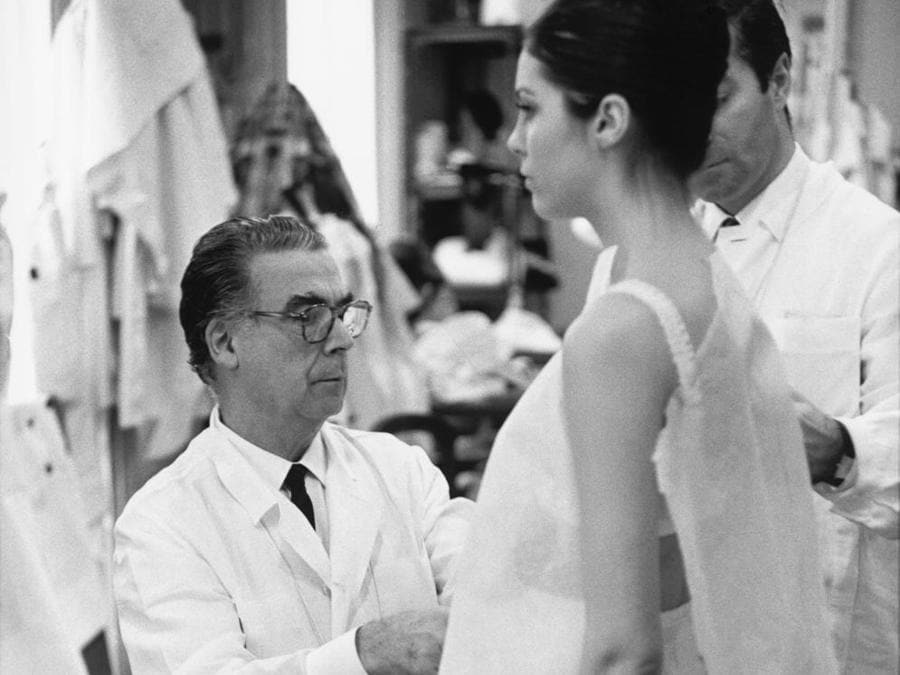 Gli anni 50 e 60 di Balenciaga in mostra al Victoria Albert Museum Il Sole 24 ORE