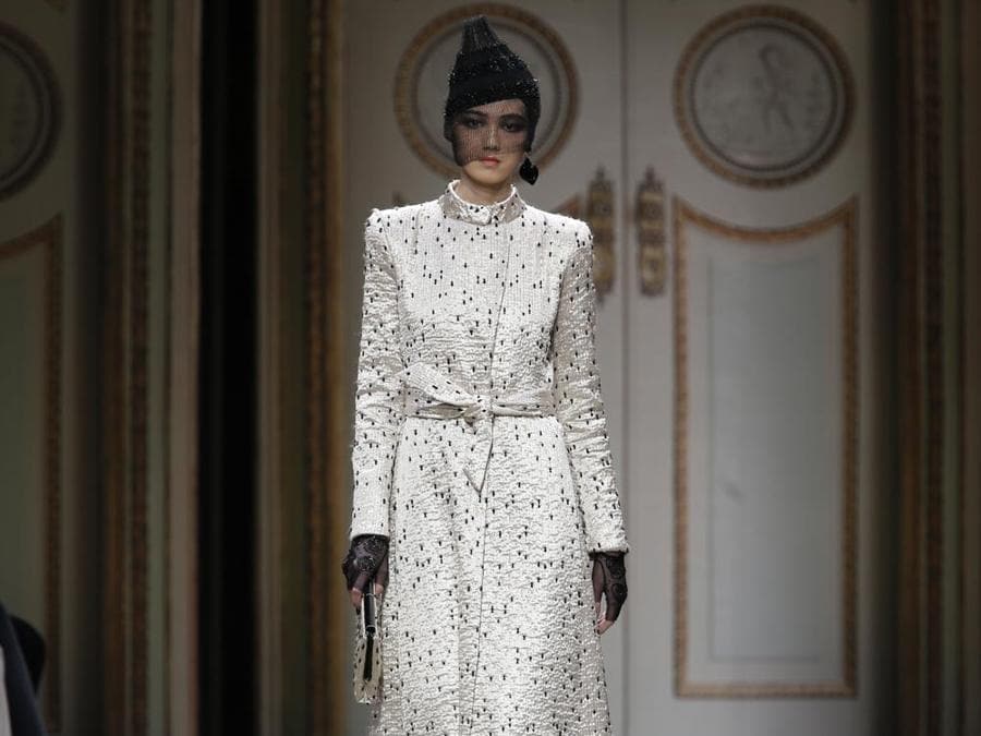 Sfilata  di  Giorgio Armani Haute Couture Autunno/Inverno 2017/2018 a Parigi. (AP Photo/Thibault Camus)