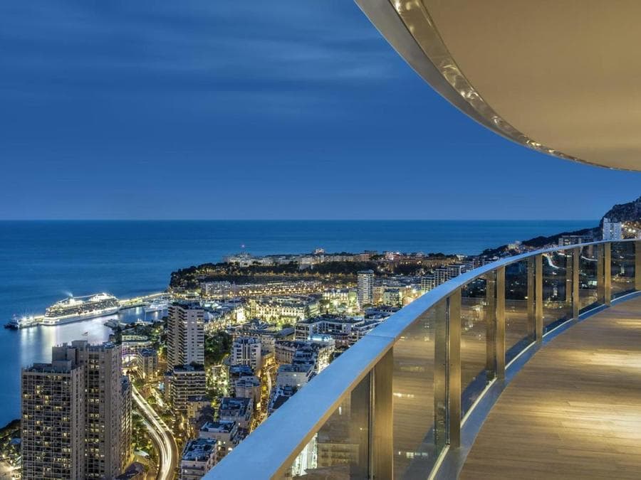 Monte Carlo. Una vista dalle terrazze della Torre Odeon