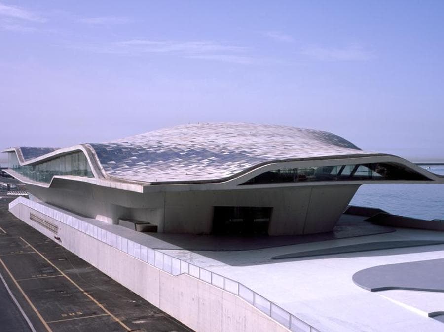 Salerno. La nuova stazione marittima inaugurata nel 2016 e firmata Zaha Hadid (®Helene Binet)
