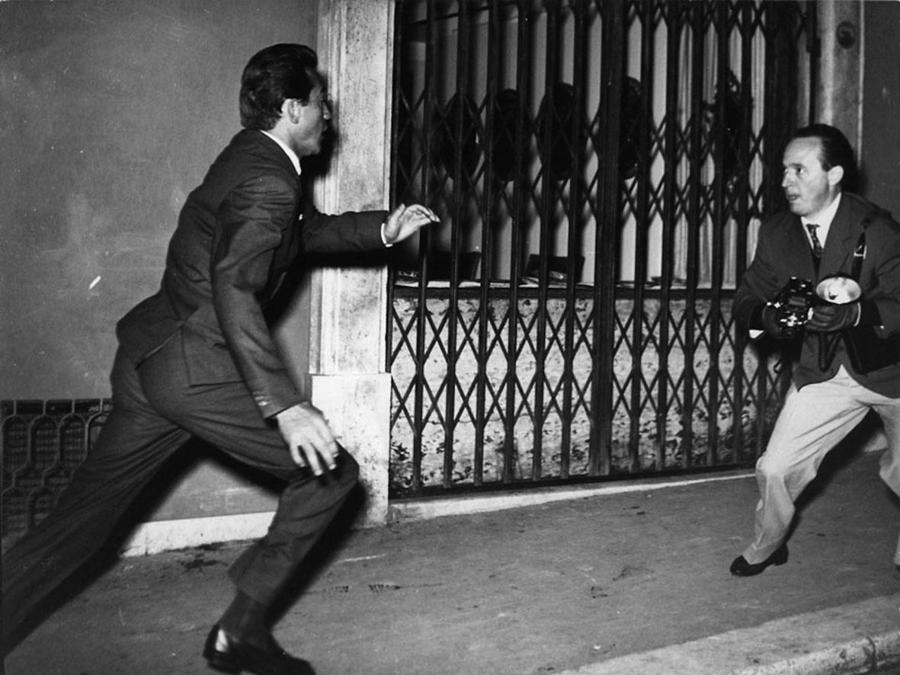 Elio Sorci, Walter Chiari e Tazio Secchiaroli, Roma, 1958 (ANSA/UFFICIO STAMPA CAMERA CENTRO ITALIANO PER LA FOTOGRAFIA)