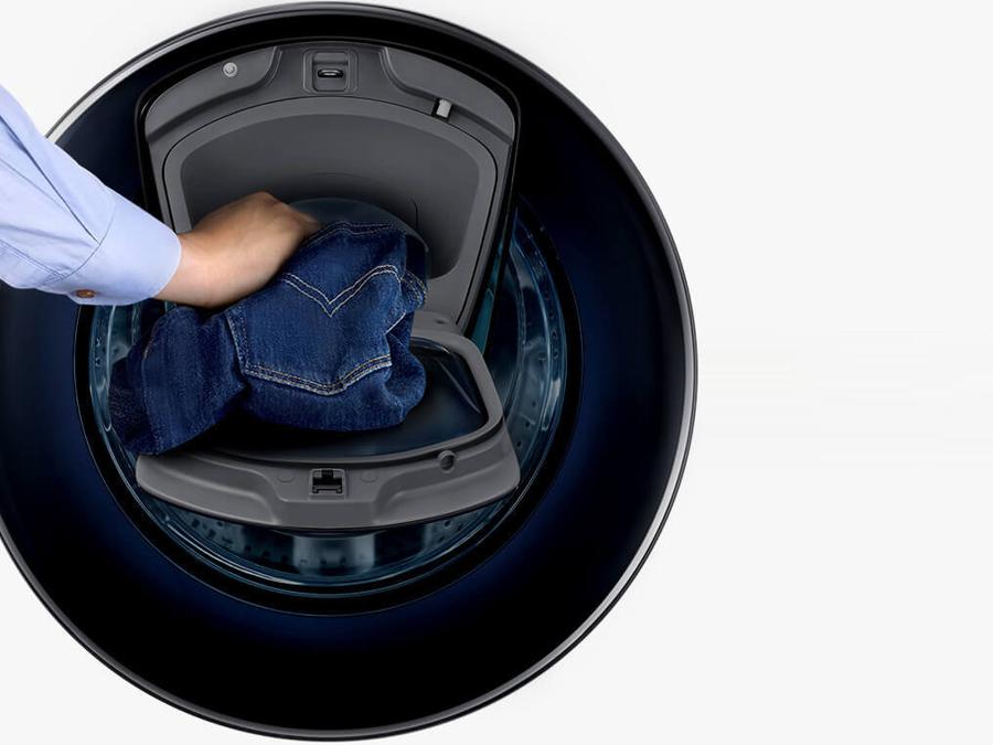 Samsung, Add Wash, una serie di lavabiancheria con capacità da 7 Kg in su che per prime hanno introdotto il sistema AddWash, la possibilità di aprire durante il lavaggio l'oblò per aggiungere un capo. L'operazione non è possibile se la temperatura supera i 50°C o se è attivato il blocco-bambini. A+++, è dotata di App per smartphone,; basso consumo d'acqua con circa 9.400 litri all'anno, ha un'asciugatura da centrifuga ottimale. A partire da 640 Euro.