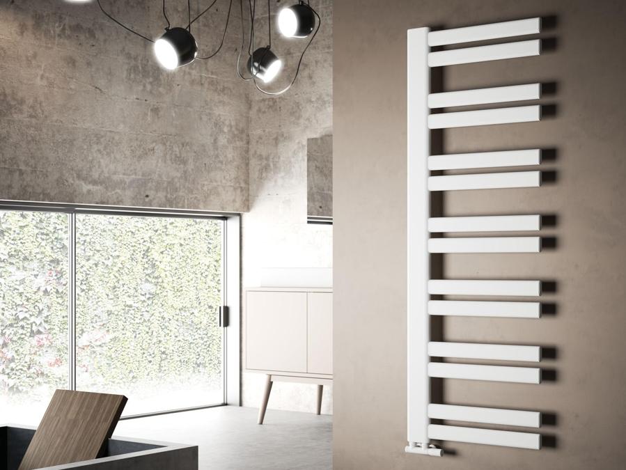 Andrea, Cordivari Design. Radiatore con unico collettore verticale e radianti laterali a sbalzo non sovrapposti azienda. Per il design e il livello di innovazione ha vinto l'If Design Award 2017