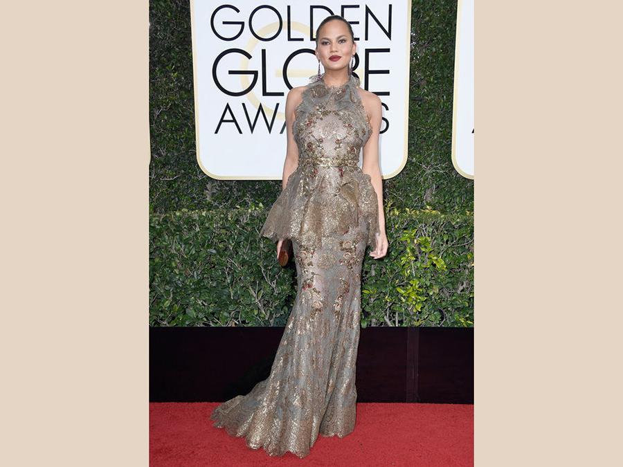 Chrissy Teigen ai Golden Globe 2017