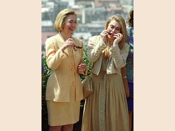 1994. Veronica Lario con Hilary Clinton. ( REUTERS/Mike Theiler )