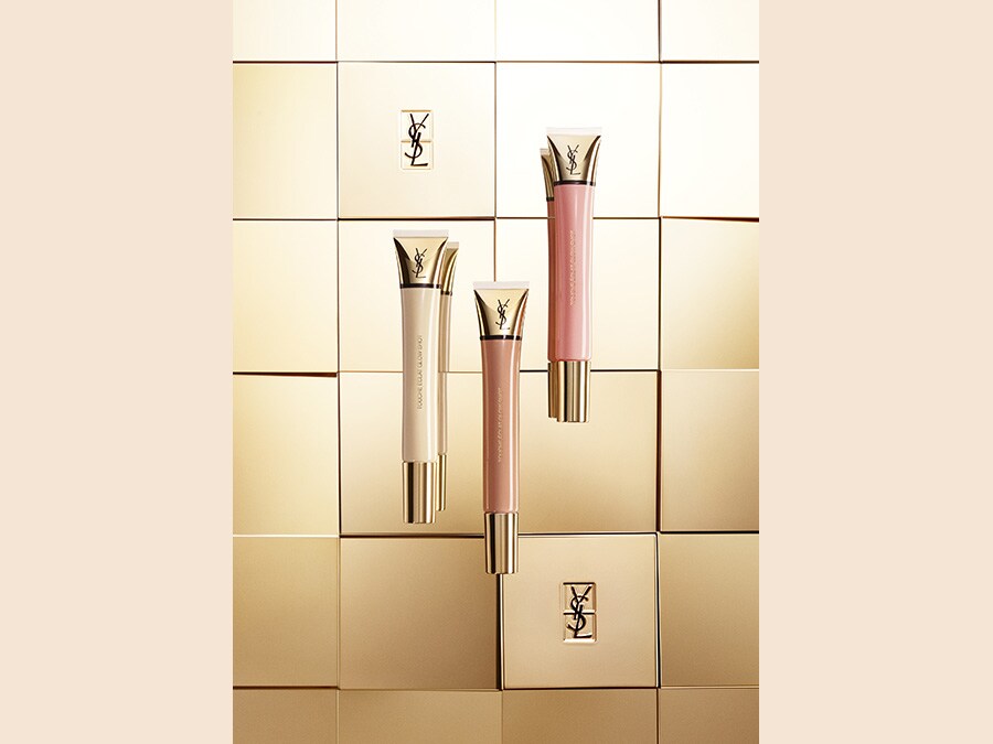 Touche Ėclat Glow di Yves Saint Laurent, un'illuminante liquido per una radiosità a lunga tenuta declinata in tre nuance per ogni tipo di carnagione. 