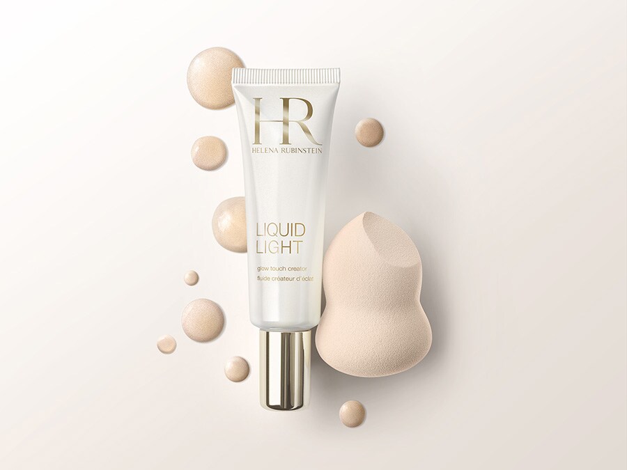 Illuminante Liquid Light di Helena Rubinstein. Una texture leggera come un velo per un luminosità naturale e uniforme.