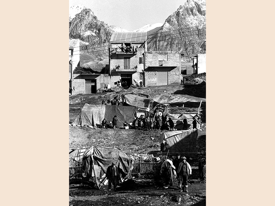 Un' immagine d' archivio dei danni causati a Gibellina dal terremoto del 15 gennaio 1968 nella valle del Belice in Sicilia (magnitudo Richter 6,0 - 236 morti). ANSA/ ARCHIVIO