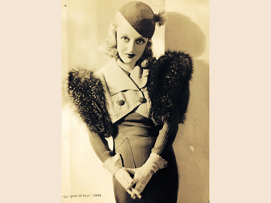 Bette Davis in “Fashions of 1934”