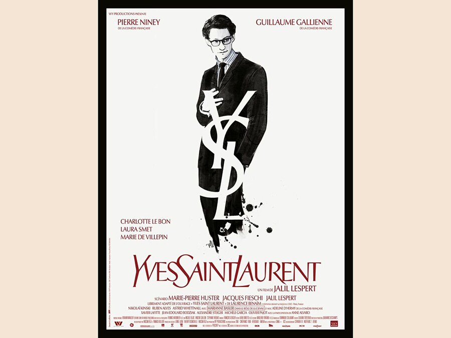Yves Saint Laurent (2014) - Il biopic di Jalil Lespert racconta la vita del couturier dal 1958, anno della sua prima collezione per Dior e del suo incontro con Pierre Bergé. A interprerare lo stilista è Pierre Niney