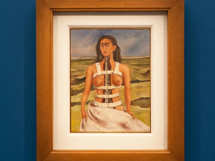 La colonna spezzata,  1944,  olio su tela (© Banco de México Diego Rivera Frida Kahlo Museums Trust, México, D.F. by SIAE 2018 / photo credit: Carlotta Coppo)