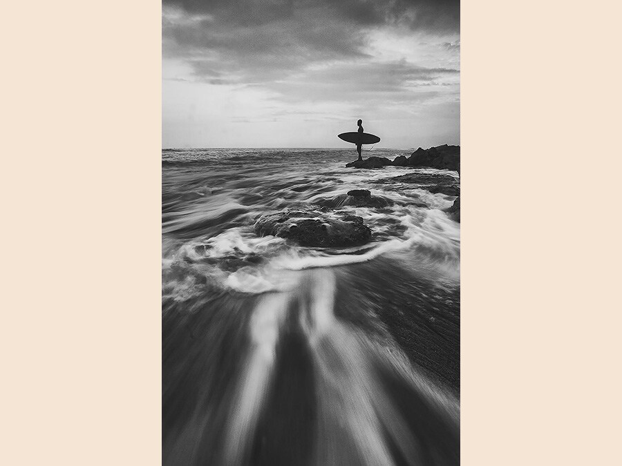 Image Name: Waves of Life. Photographer Name: Sandaru Saranjaya Gayanpriya Urala Liyanage. Year: 2018. Copyright: © Sandaru Saranjaya Gayanpriya Urala Liyanage, Winner, Sri Lanka National Award, 2018 Sony World Photography Awards