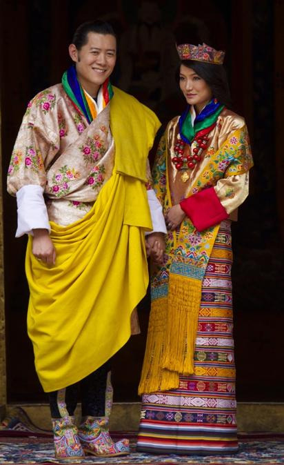 I sovrani del Bhutan, Jigme Khesar Namgyel Wangchuck e Jetsun Pema, nel giorno del loro matrimonio nel 2011. Lei è figlia di un pilota della compagnia aerea di bandiera del Paese