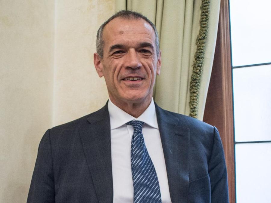 I commissari alla spending - Carlo Cottarelli, Governo Letta. Chiamato a Palazzo Chigi da Enrico Letta nell'ottobre 2013, dopo una lunga esperienza al Fondo monetario internazionale, lascia un anno dopo l'incarico in polemica con il governo Renzi: «Mentre cercavo di tagliare, passavano misure che incrementavano la spesa». Una situazione che si sarebbe ripetuta negli anni successivi (Imagoeconomica)