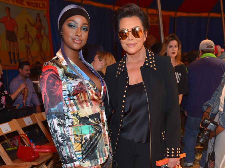 Justine Skye (sx) e Kris Jenner (photo by Donato Sardella/Getty Images for Moschino)