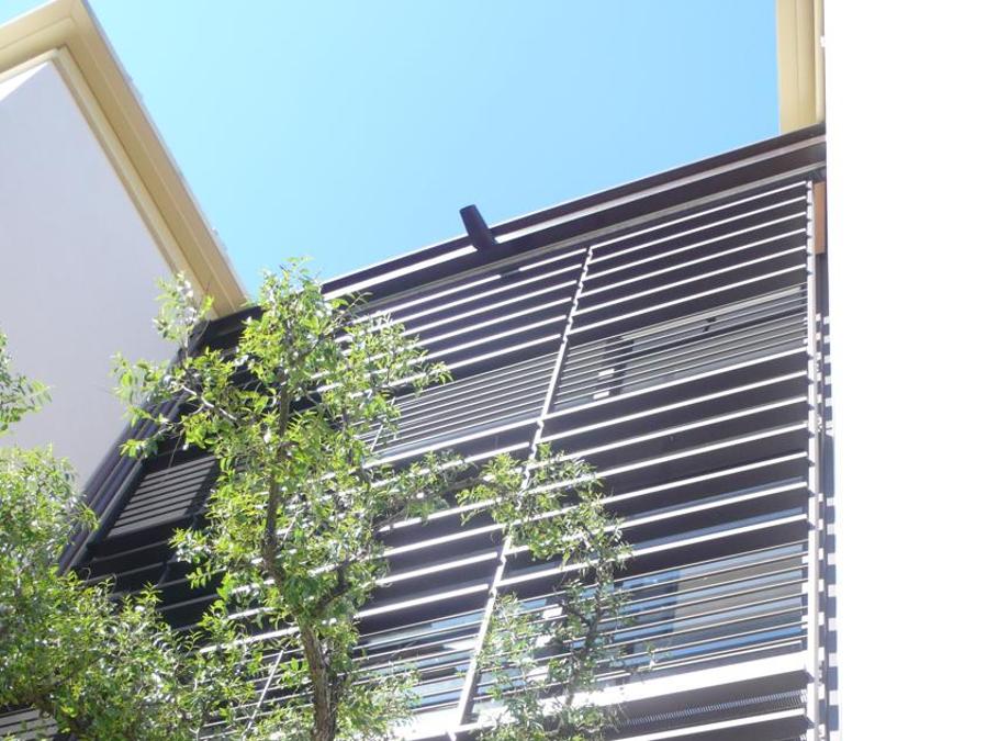 Passivhaus Case Sabin a Pieve di Soligo (Tv) è stato nel 2008 uno dei primi esempi in Italia di edificio Passivhaus di medie dimensioni (circa 7.500 metri cubi), ad utilizzo misto residenziale, commerciale e direzionale. Composto da un totale di 16 unità, ha una struttura in calcestruzzo armato con cappotto esterno e controparete. Progetto architettonico:  Stefano Zara