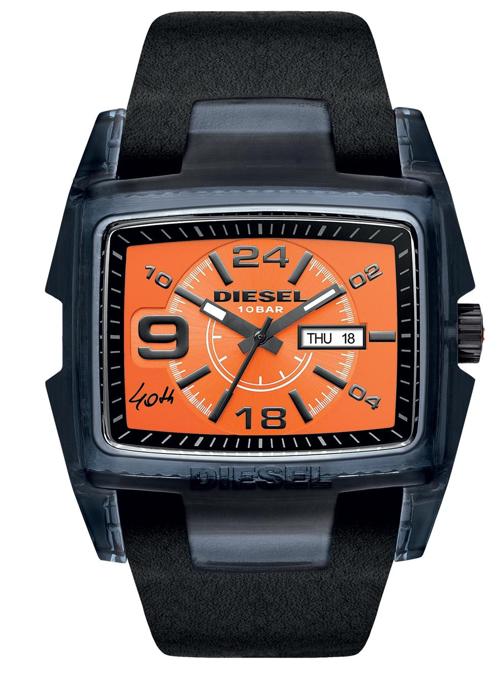 Diesel. Bugout fa parte di una collezione di quattro segnatempo in edizione limitata concepiti per festeggiare i 40 anni dell’azienda. La cassa ha un diametro di 50 mm e racchiude un quadrante di color arancione. Movimento al quarzo. Prezzo: 239 euro