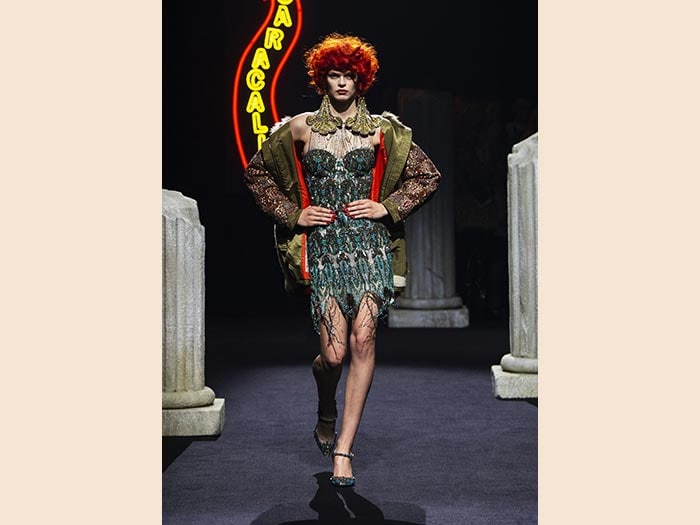 Moschino top abbigliamento 2019