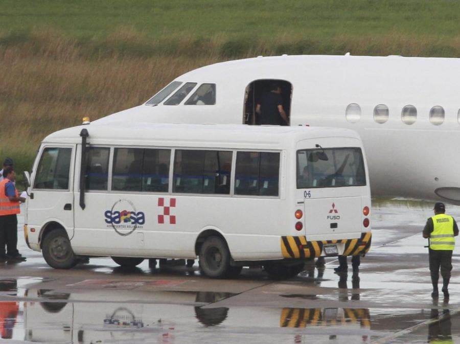 Aereo che riporta in Italia Cesare Battisti. (AP Photo)