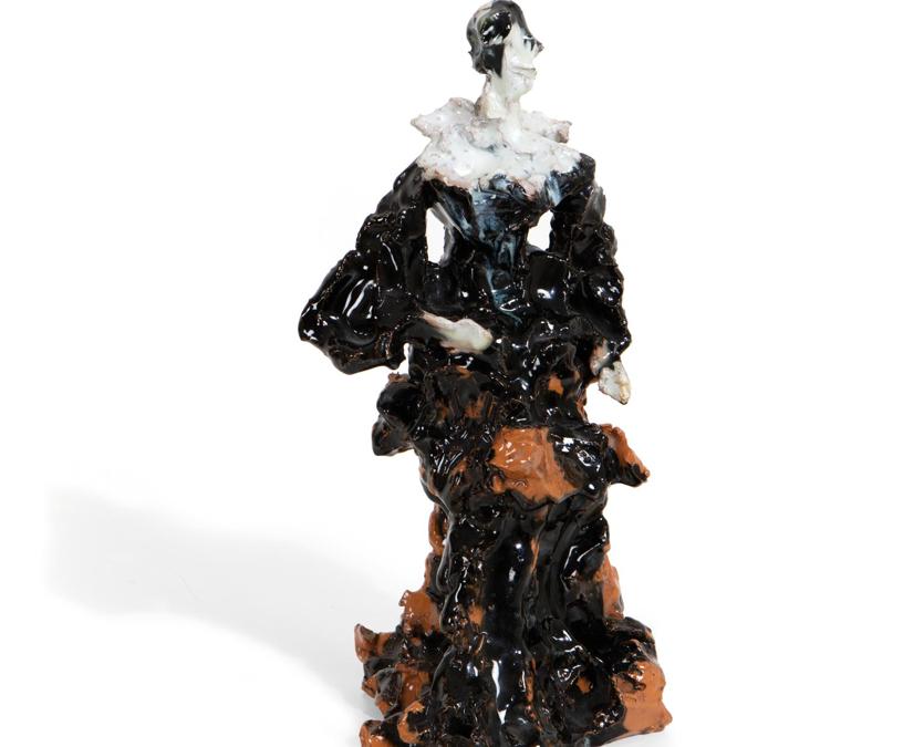 Cambi della fine degli anni '40 di Lucio Fontana una scultura raffigurante “personaggi in costume” in terracotta maiolicata policroma e parzialmente invetriata, partita da una stima di 15-20mila euro, è stata aggiudicata a 40mila