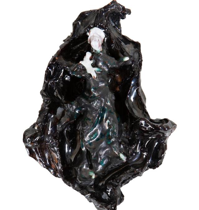 Cambi una scultura di forma romboidale raffigurante “Madonna con Bambino”, di Lucio Fontana, fine anni '40, modellata in terracotta maiolicata lustrata, venduta a 32.500 euro, contro una stima di 15-20mila