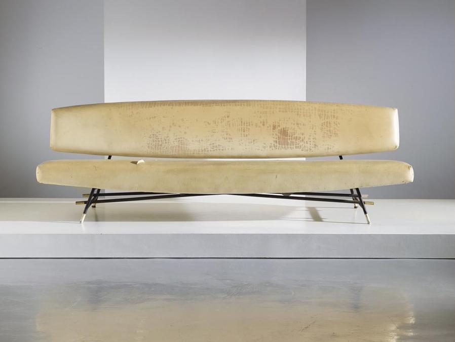 Wannenes un essenziale divano mod.856 di Ico Parisi del 1955 prod. Cassina è stato venduto per 25.100 euro