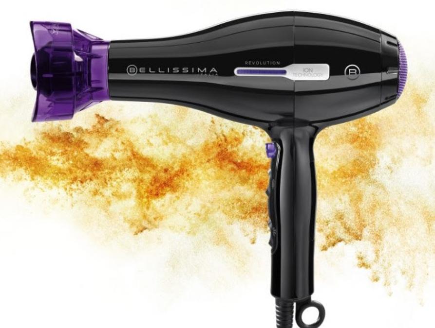 Bellissima Revolution è il phon professionale che non soltanto asciuga, ma idrata e fissa la piega: ha una potenza di 2.000 W e una tecnologia caratterizzata dal flusso d'aria con movimento a spirale per asciugare rapidamente la radice del capello e mantenere ben idratate le punte. Il motore professionale AC long-life, abbinato al concentratore professionale stretto, sviluppa una maggiore portata del getto d'aria in uscita, asciugando più velocemente per una messa in piega perfetta. In altre parole, un risultato migliore in un tempo minore