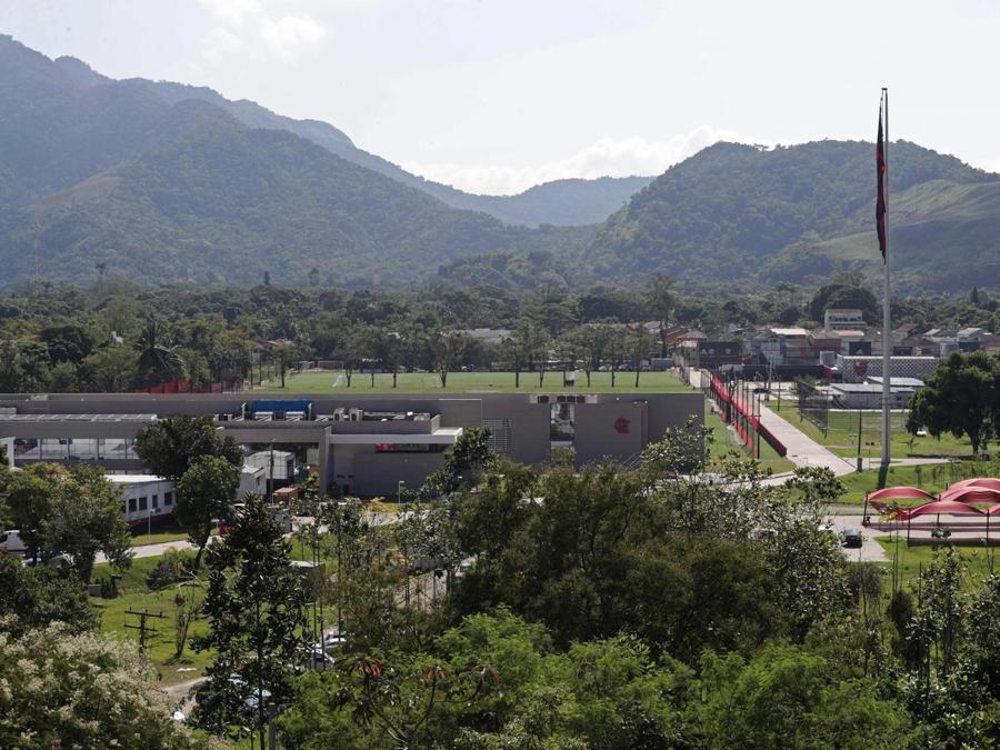 Centro di allenamento del Flamengo. (EPA/ANTONIO LACERDA)