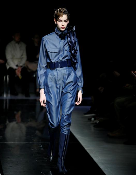 La sfilata Armani per l autunno inverno 2019 20 Il Sole 24 ORE