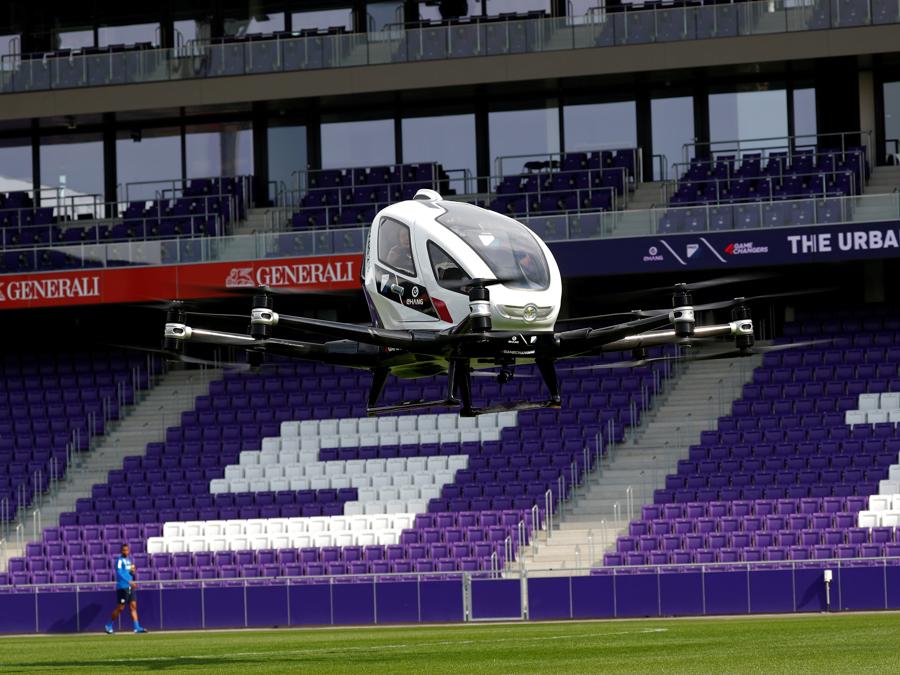 (REUTERS/Leonhard Foeger TPX IMAGES OF THE DAY)