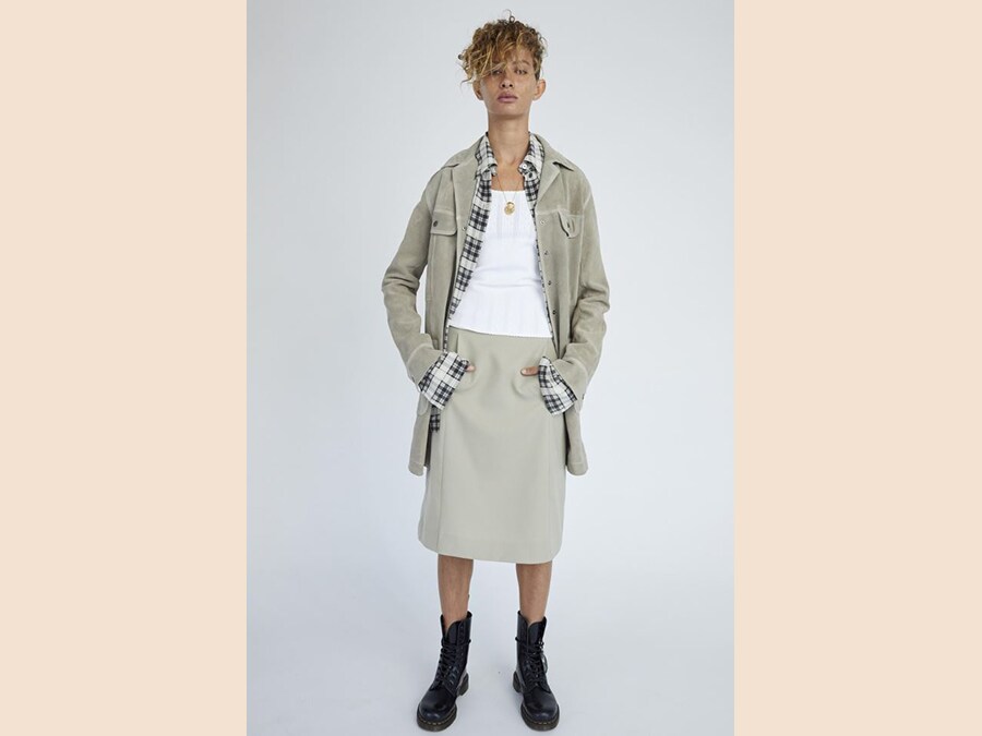 Marc Jacobs è stato uno degli stilisti che ha intepretato con più passione il grunge negli anni 90, attraverso la sua collezione Redux Grunge disegnata per Perry Ellis nel 1993, e che ha riproposto lo scorso inverno