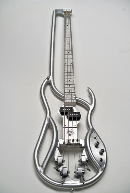 F4B, basso in alluminio del 1995 prodotto da Born to Rock Design per la Steve Miller Band