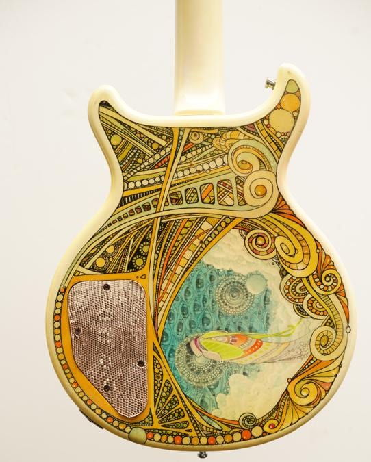 Gibson Les Paul Tv Special di Steve Miller, il chitarrista leader dell'omonima band. Un modello che lui ha utilizzato durante i concerti negli anni Settanta che era stato dipinto dal artista di tavole da surf Bob Cantrell.