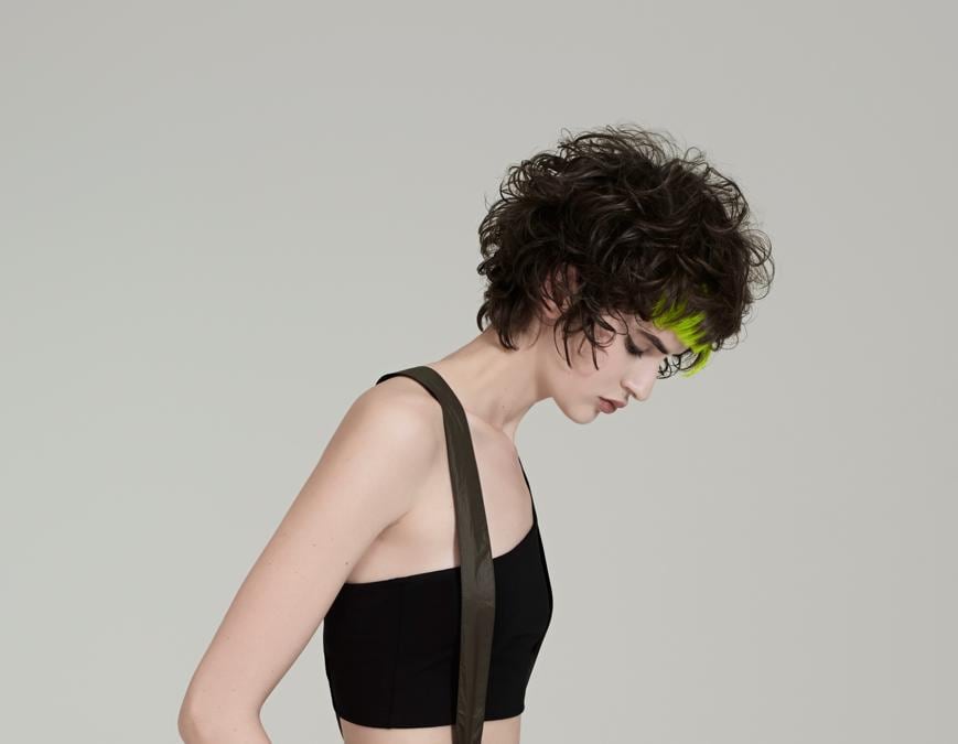Framesi Italian Style Hair Revolution Collection, corto cotonato con inserti di ciocche di colori fluo