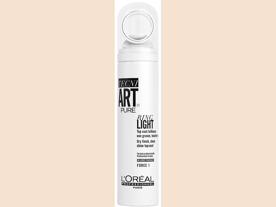 Spray Ring Light Tecniart di L'Oréal Paris, uno spray con micro diffusione circolare che assicura una perfetta definizione